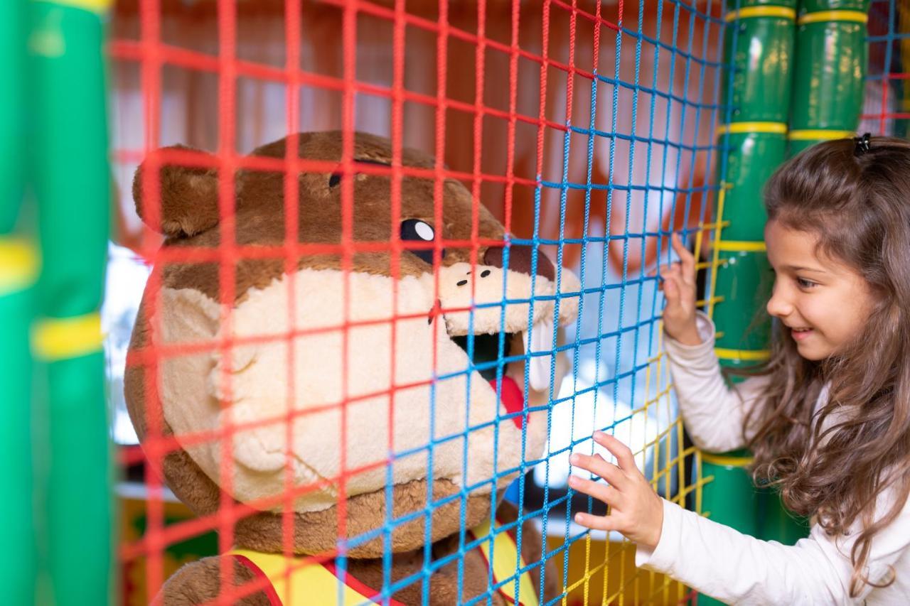 Hotel Val Di Sole เมซซานา ภายนอก รูปภาพ