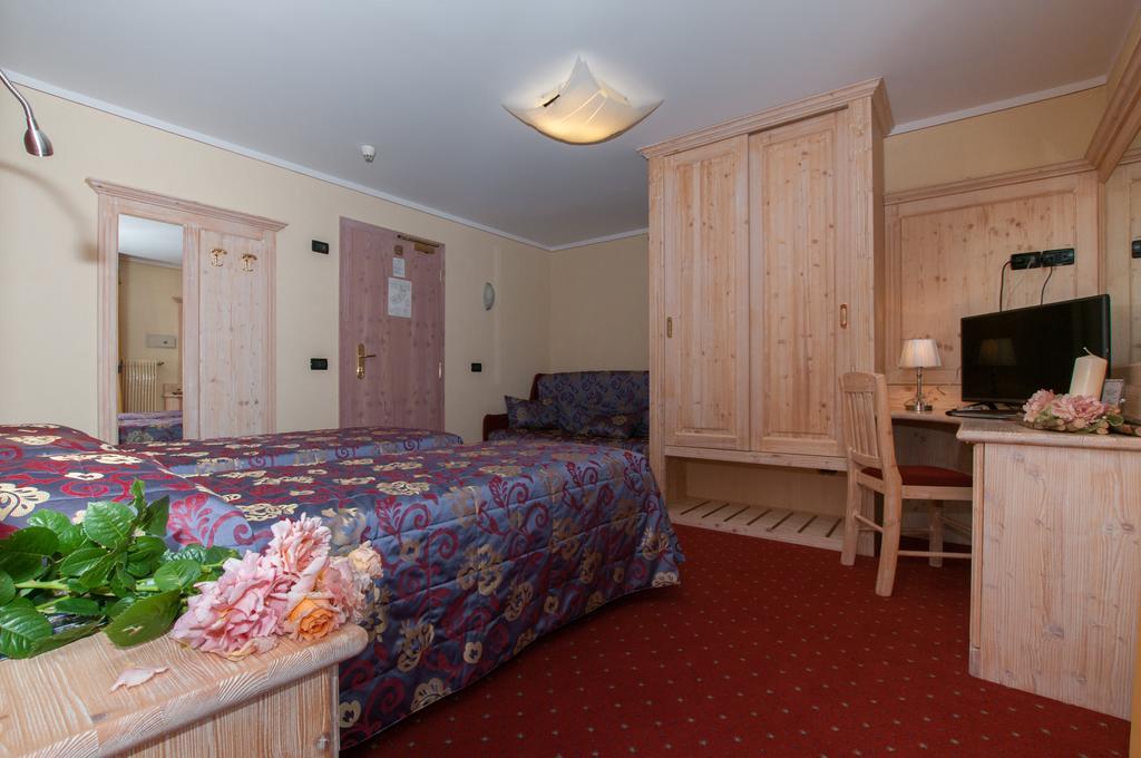 Hotel Val Di Sole เมซซานา ภายนอก รูปภาพ