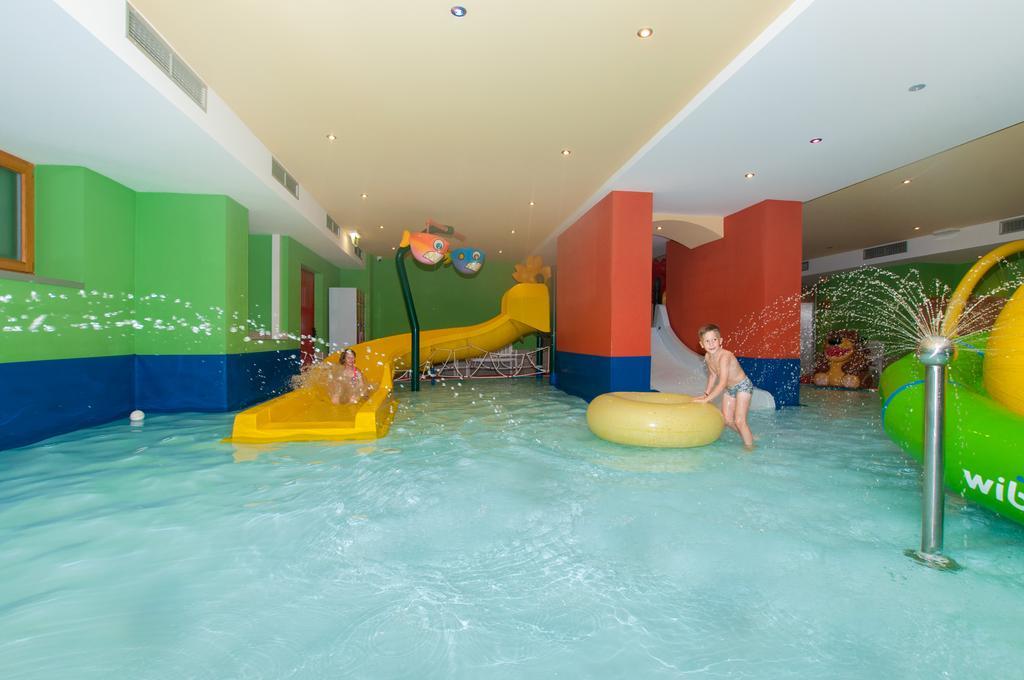 Hotel Val Di Sole เมซซานา ภายนอก รูปภาพ