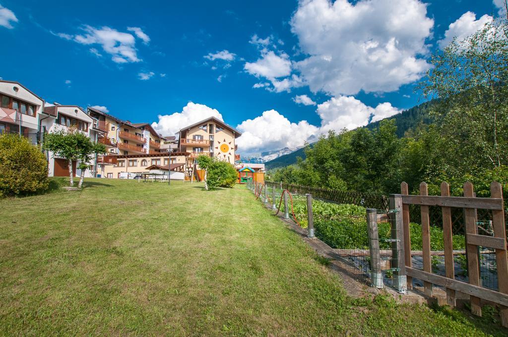 Hotel Val Di Sole เมซซานา ภายนอก รูปภาพ