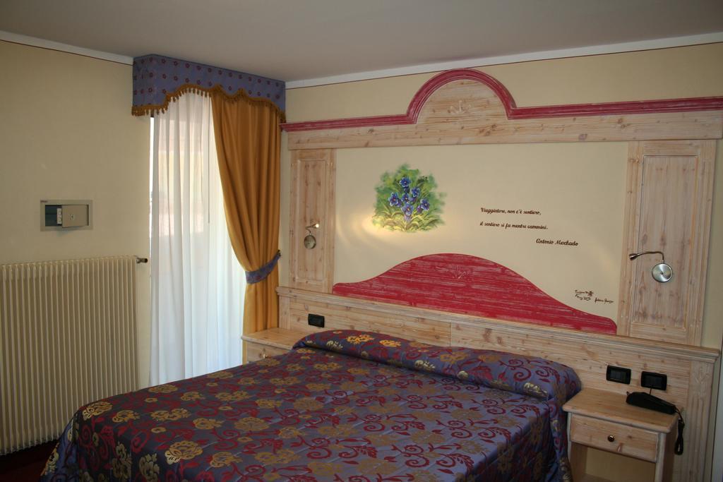 Hotel Val Di Sole เมซซานา ภายนอก รูปภาพ