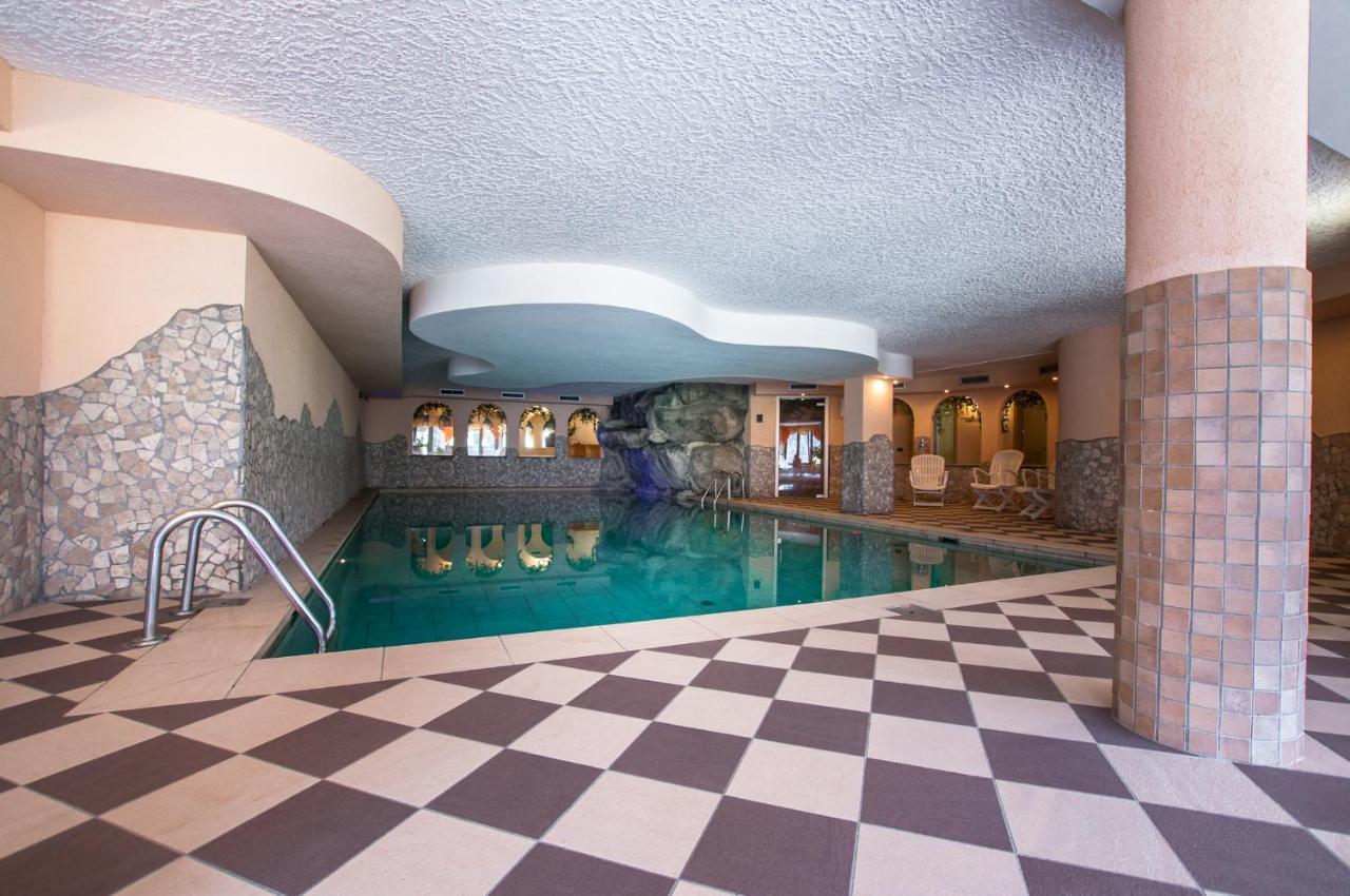 Hotel Val Di Sole เมซซานา ภายนอก รูปภาพ