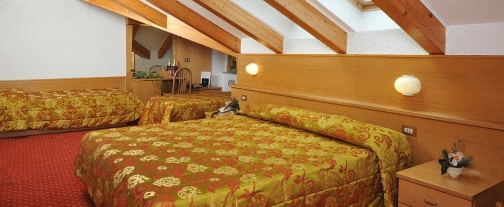Hotel Val Di Sole เมซซานา ภายนอก รูปภาพ