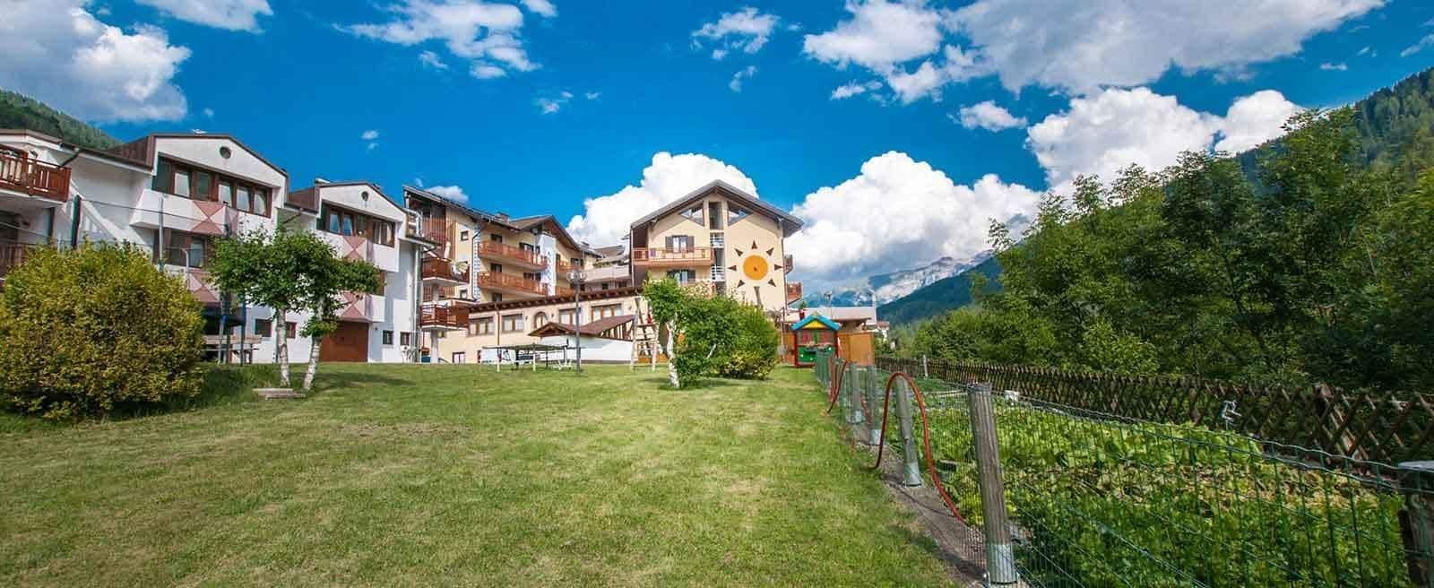 Hotel Val Di Sole เมซซานา ภายนอก รูปภาพ